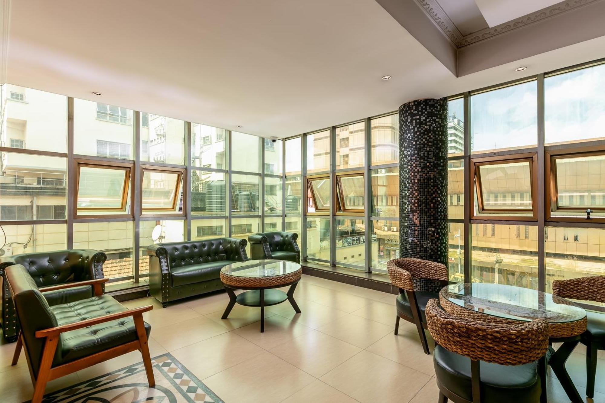 Russell Hotel คัมพาลา ภายนอก รูปภาพ
