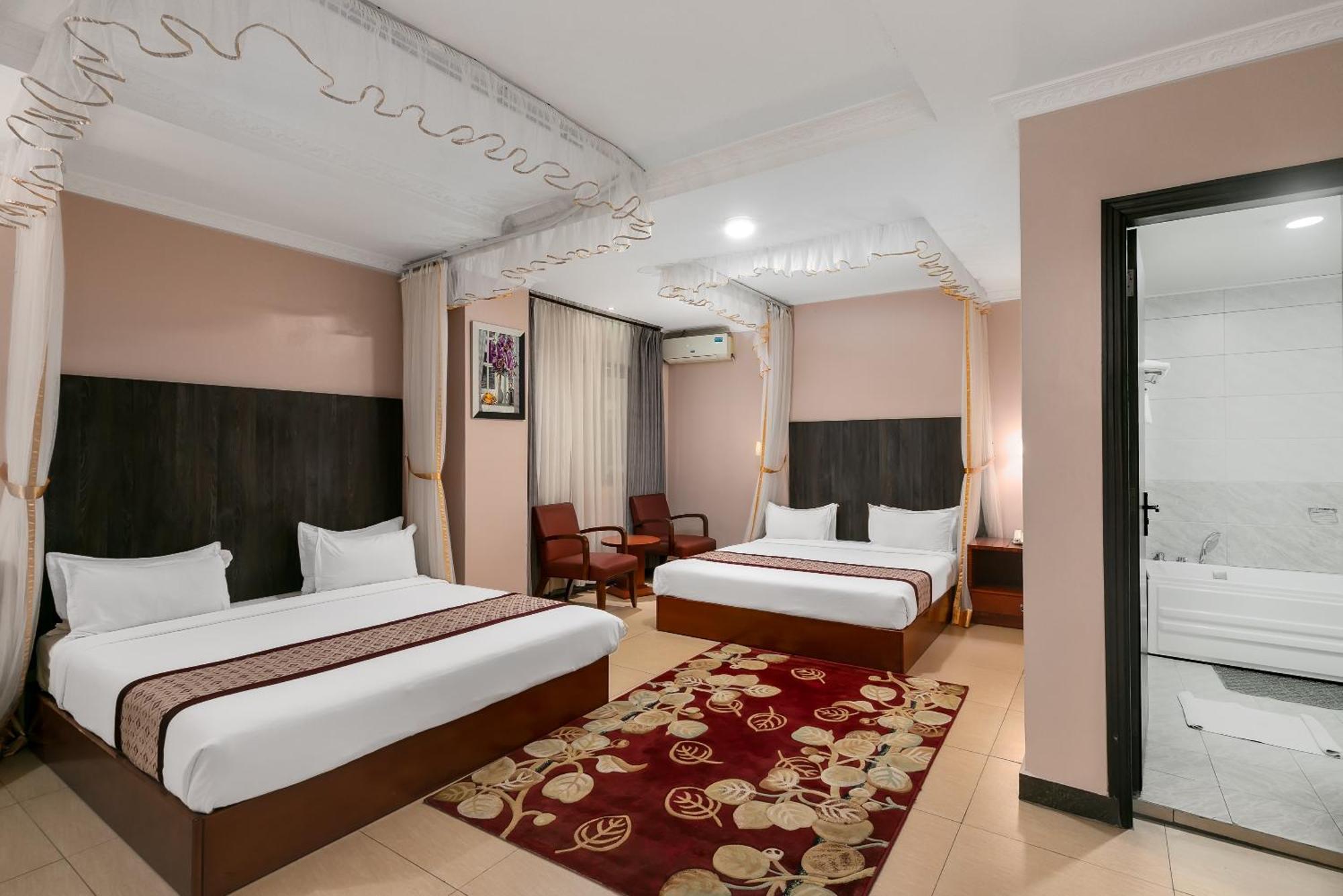 Russell Hotel คัมพาลา ภายนอก รูปภาพ