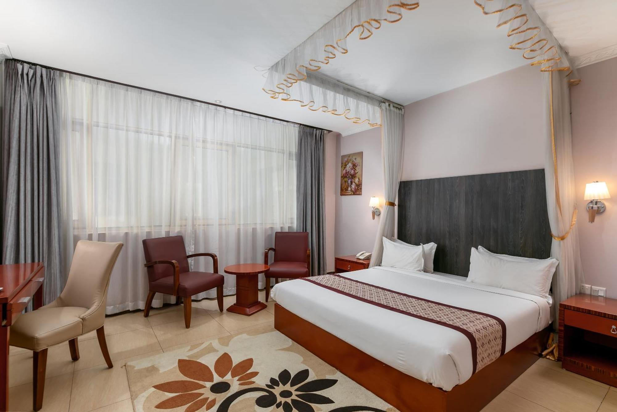 Russell Hotel คัมพาลา ภายนอก รูปภาพ