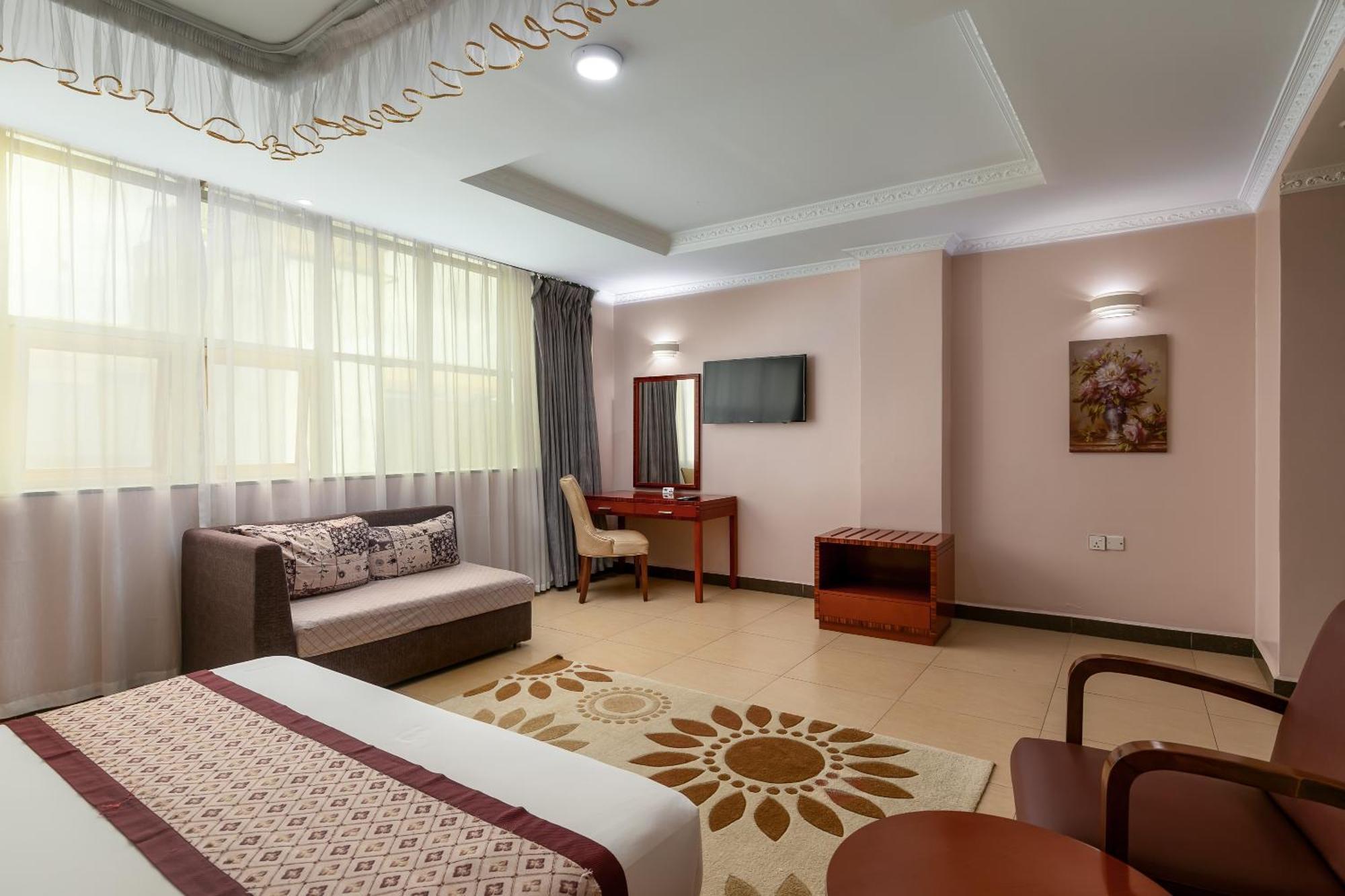 Russell Hotel คัมพาลา ภายนอก รูปภาพ