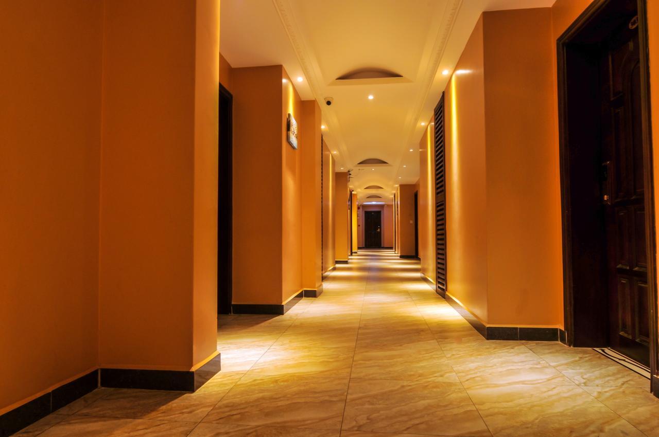 Russell Hotel คัมพาลา ภายนอก รูปภาพ