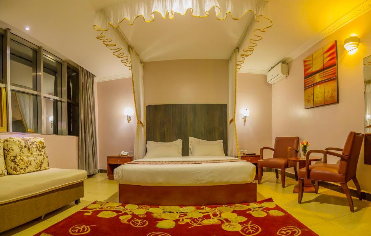 Russell Hotel คัมพาลา ภายนอก รูปภาพ