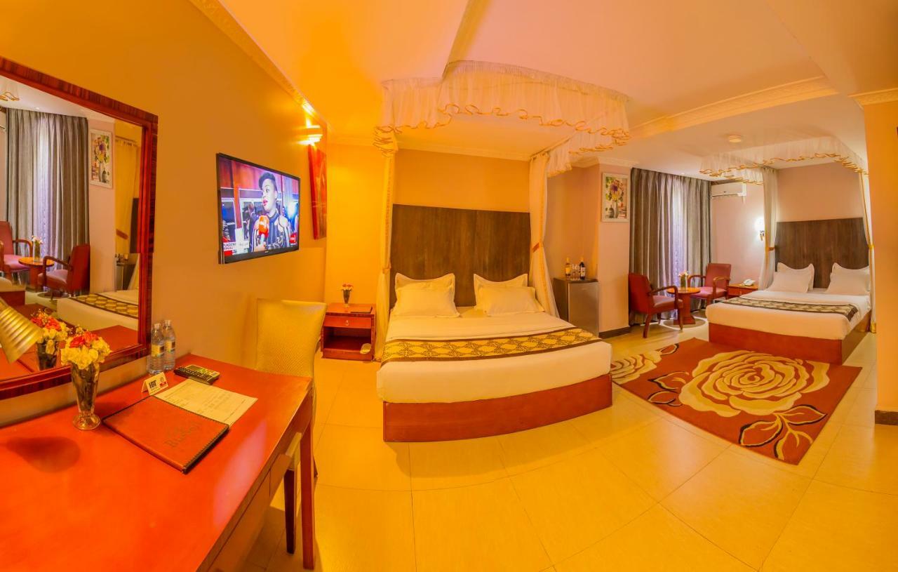 Russell Hotel คัมพาลา ภายนอก รูปภาพ